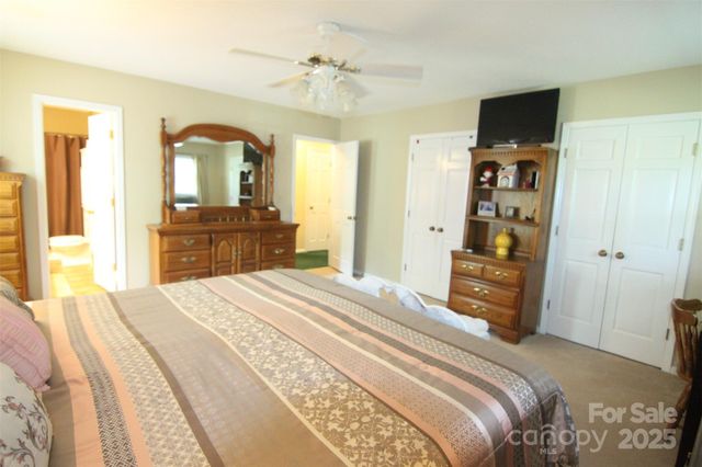 3616 Raven Hill Drive, Gastonia, NC 28056