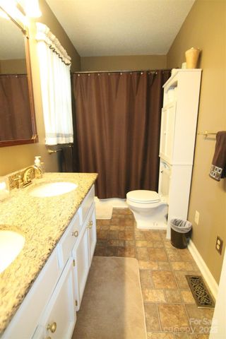 3616 Raven Hill Drive, Gastonia, NC 28056