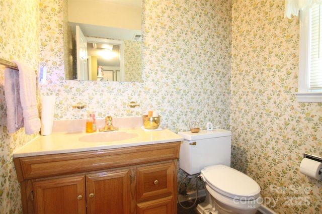 3616 Raven Hill Drive, Gastonia, NC 28056