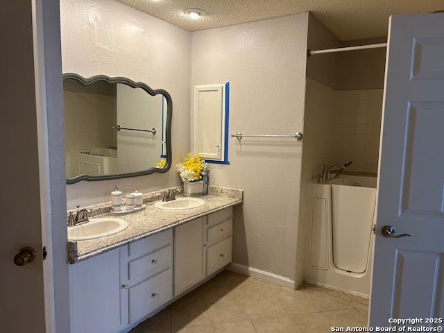 10438 Goldstone Dr, San Antonio, TX 78254