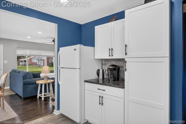 29100 Elmira Street, Livonia, MI 48150