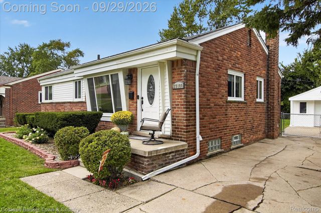 29100 Elmira Street, Livonia, MI 48150