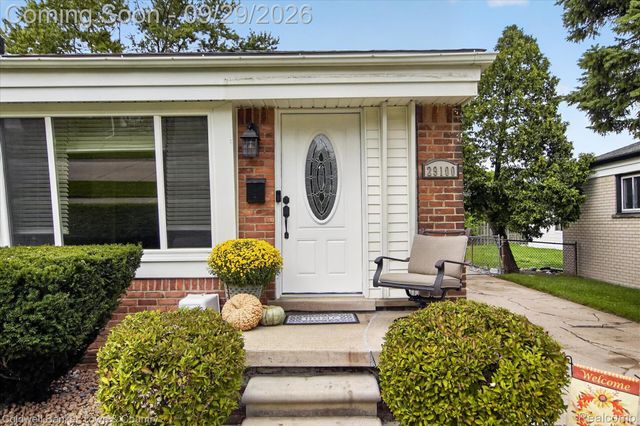 29100 Elmira Street, Livonia, MI 48150
