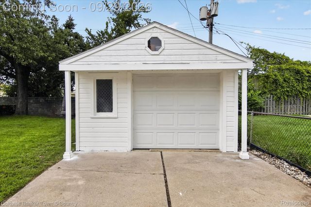 29100 Elmira Street, Livonia, MI 48150