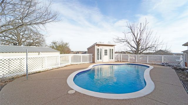 1901 Bay Laurel Drive, Weatherford, TX 76086