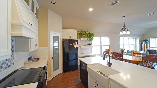 1901 Bay Laurel Drive, Weatherford, TX 76086