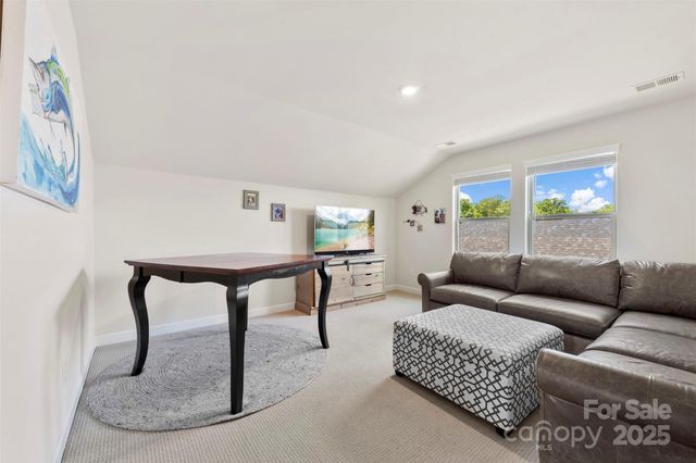 5727 Lavaux Court, Charlotte, NC 28214