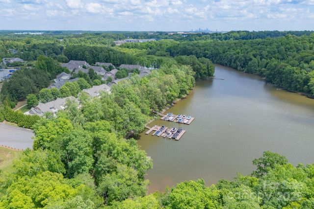 5727 Lavaux Court, Charlotte, NC 28214