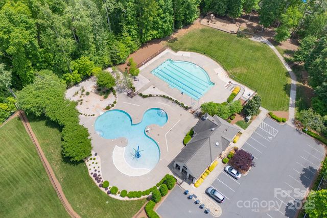 5727 Lavaux Court, Charlotte, NC 28214