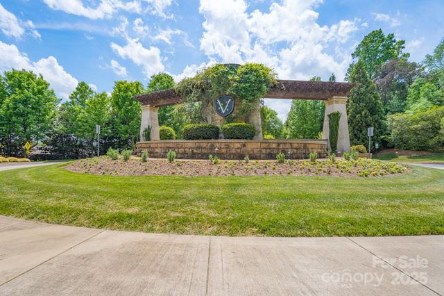 5727 Lavaux Court, Charlotte, NC 28214