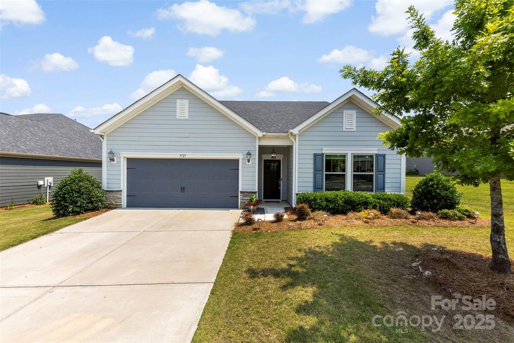 5727 Lavaux Court, Charlotte, NC 28214