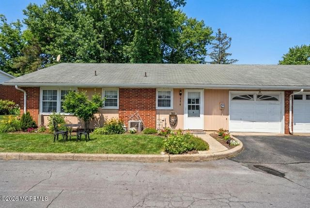 537D Dartmoor Court, Lakewood, NJ 08701