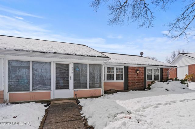 537D Dartmoor Court, Lakewood, NJ 08701