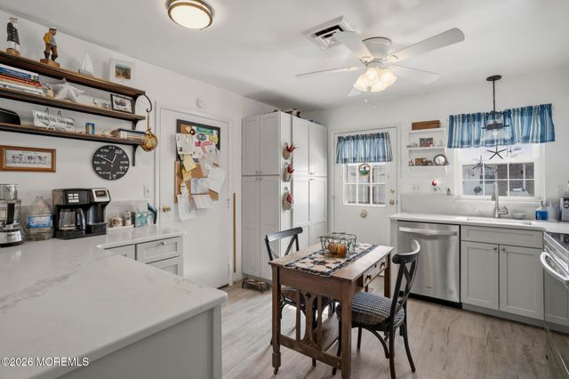 537D Dartmoor Court, Lakewood, NJ 08701