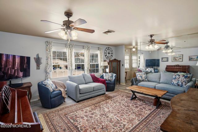 537D Dartmoor Court, Lakewood, NJ 08701