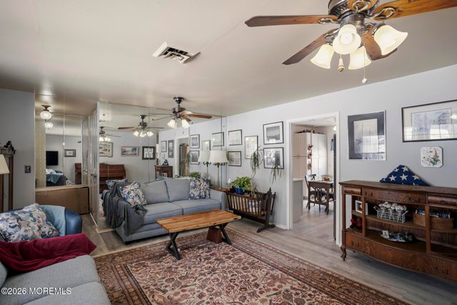 537D Dartmoor Court, Lakewood, NJ 08701