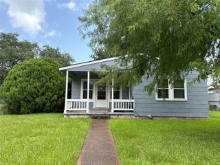1206 11th Street N, Texas City, TX 77590