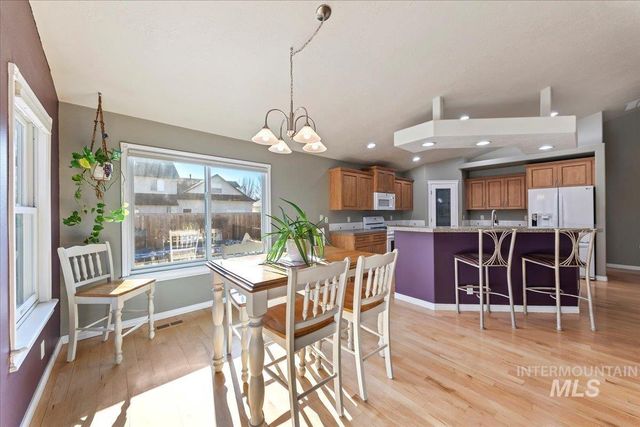 2045 E Lake Creek Dr, Meridian, ID 83642