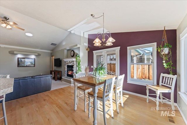 2045 E Lake Creek Dr, Meridian, ID 83642