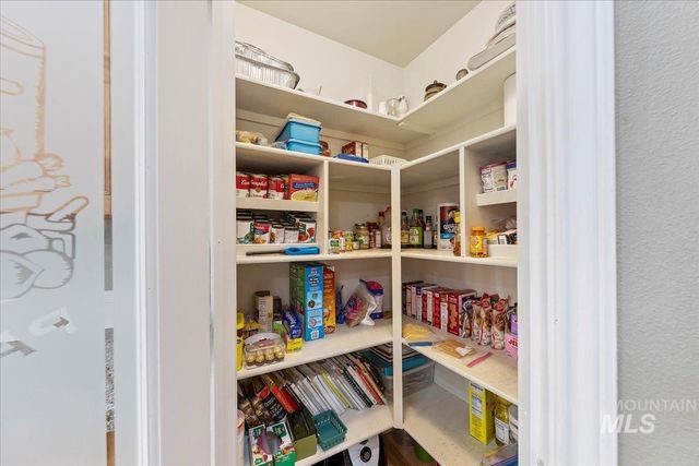 2045 E Lake Creek Dr, Meridian, ID 83642