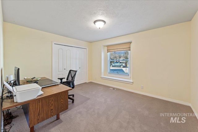 2045 E Lake Creek Dr, Meridian, ID 83642