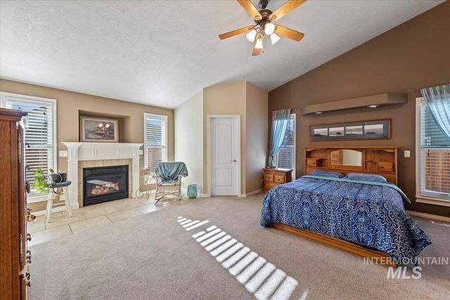 2045 E Lake Creek Dr, Meridian, ID 83642