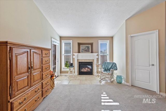 2045 E Lake Creek Dr, Meridian, ID 83642