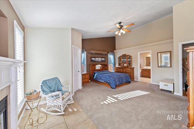 2045 E Lake Creek Dr, Meridian, ID 83642