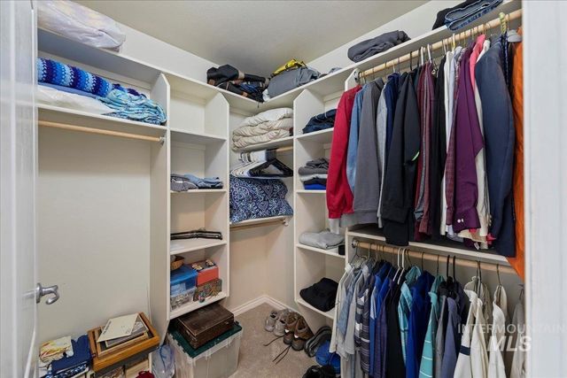 2045 E Lake Creek Dr, Meridian, ID 83642