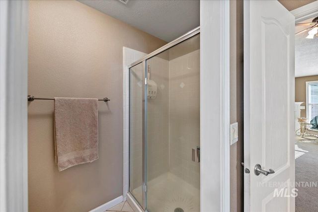 2045 E Lake Creek Dr, Meridian, ID 83642