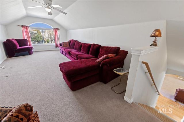 2045 E Lake Creek Dr, Meridian, ID 83642