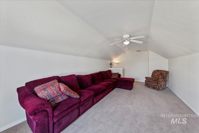 2045 E Lake Creek Dr, Meridian, ID 83642