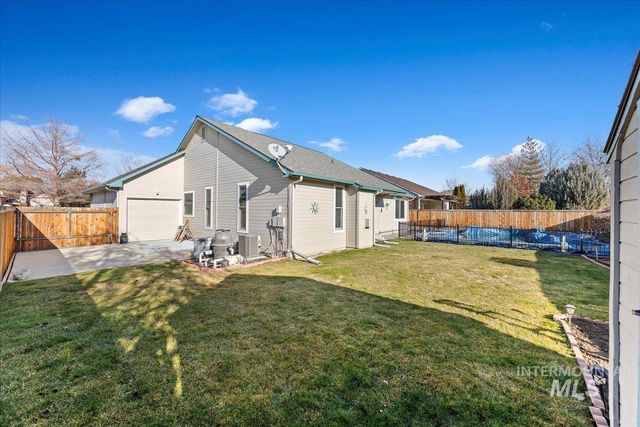 2045 E Lake Creek Dr, Meridian, ID 83642