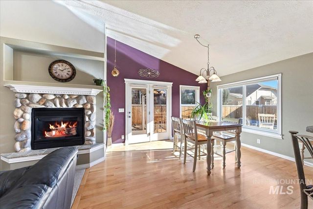 2045 E Lake Creek Dr, Meridian, ID 83642