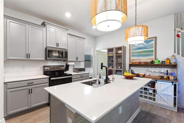 8995 FLUFFY LIE COURT, Davenport, FL 33896