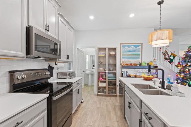 8995 FLUFFY LIE COURT, Davenport, FL 33896