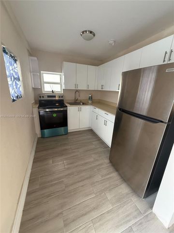 613 NW 15th Avenue 1-E, Pompano Beach, FL 33069