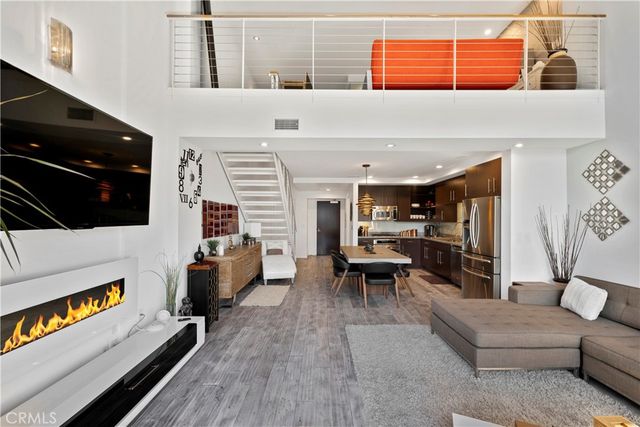 1100 Wilshire Boulevard 1707, Los Angeles, CA 90017