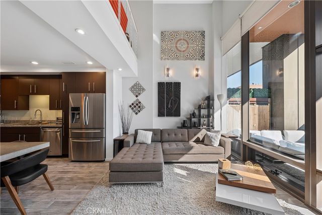 1100 Wilshire Boulevard 1707, Los Angeles, CA 90017
