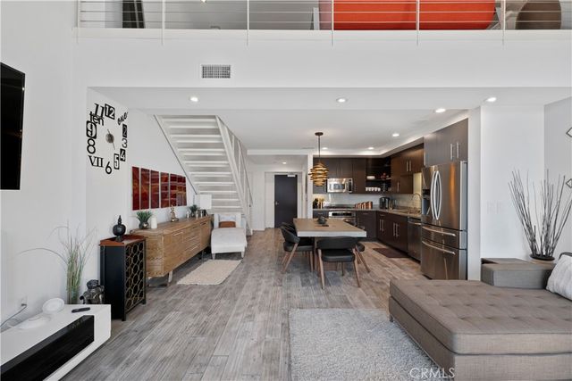 1100 Wilshire Boulevard 1707, Los Angeles, CA 90017