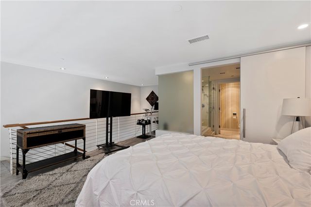 1100 Wilshire Boulevard 1707, Los Angeles, CA 90017
