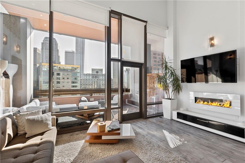 1100 Wilshire Boulevard 1707, Los Angeles, CA 90017