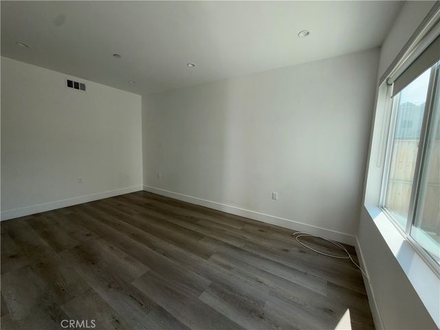 21715 Hart Street, Canoga Park, CA 91303