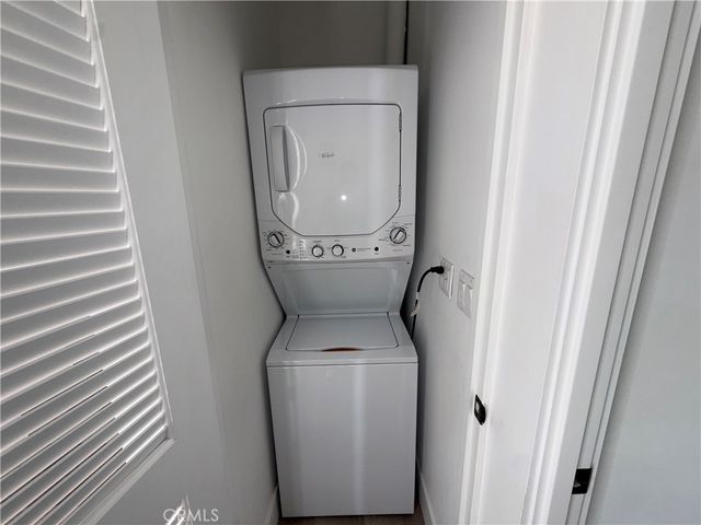 21715 Hart Street, Canoga Park, CA 91303