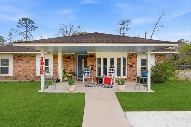 1910 Cherry Laurel Drive, Spring, TX 77386