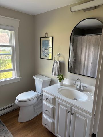 33 Pleasant, Dennis, MA 02670