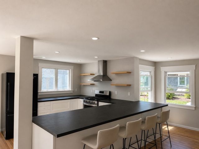 33 Pleasant, Dennis, MA 02670