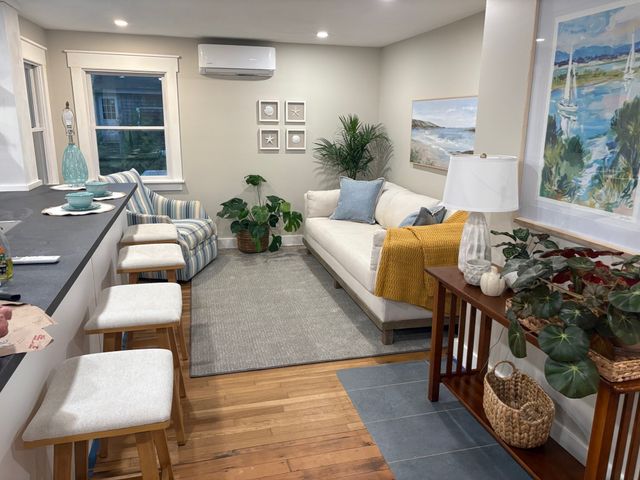 33 Pleasant, Dennis, MA 02670
