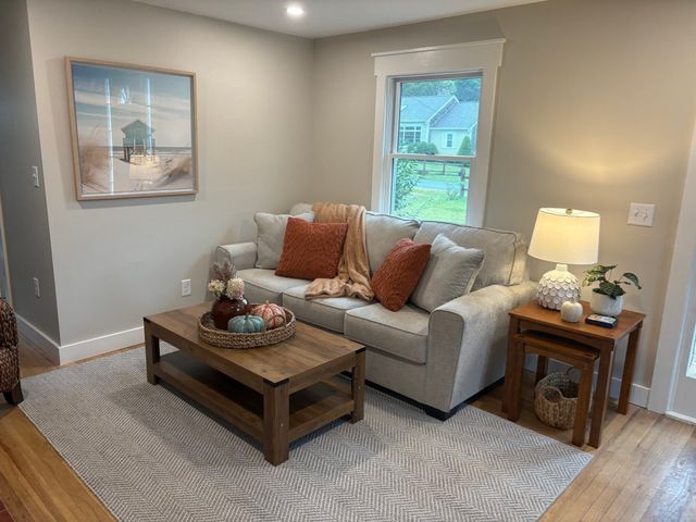 33 Pleasant, Dennis, MA 02670