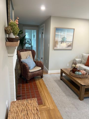 33 Pleasant, Dennis, MA 02670